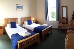 2 single beds in twin bedroom