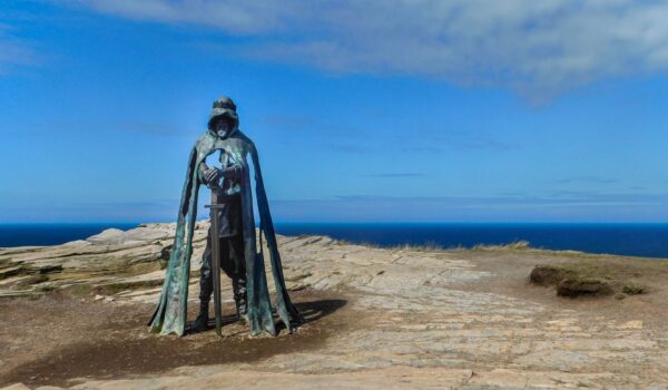 Gallos - King Arthur statue at Tintagel